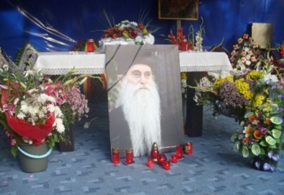 Onaca, alături de Gelu Voican Voiculescu la înmormântarea părintelui Arsenie